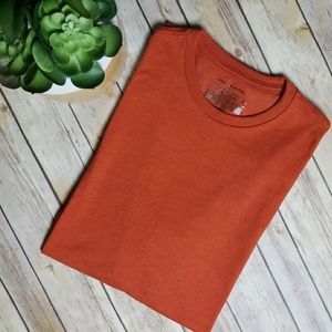 NEW - Amazon Essentials - Men's T-shirt